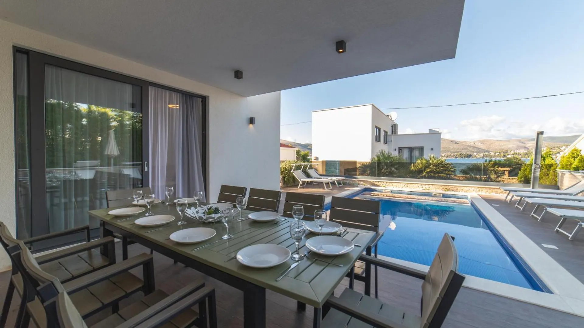Villa With 2 Pools, And Sauna Sunce Trogir