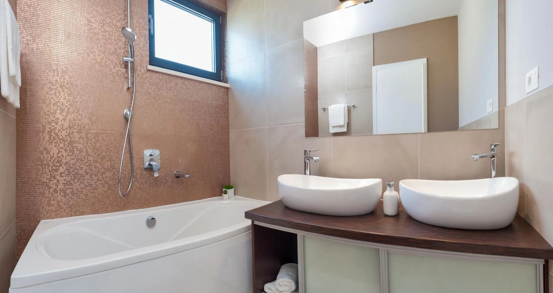 Villa With 2 Pools, And Sauna Sunce Trogir