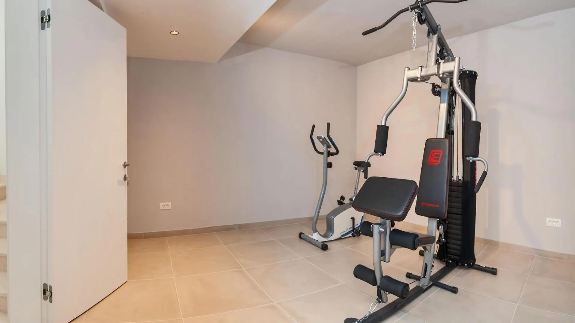 Villa With 2 Pools, And Sauna Sunce Trogir