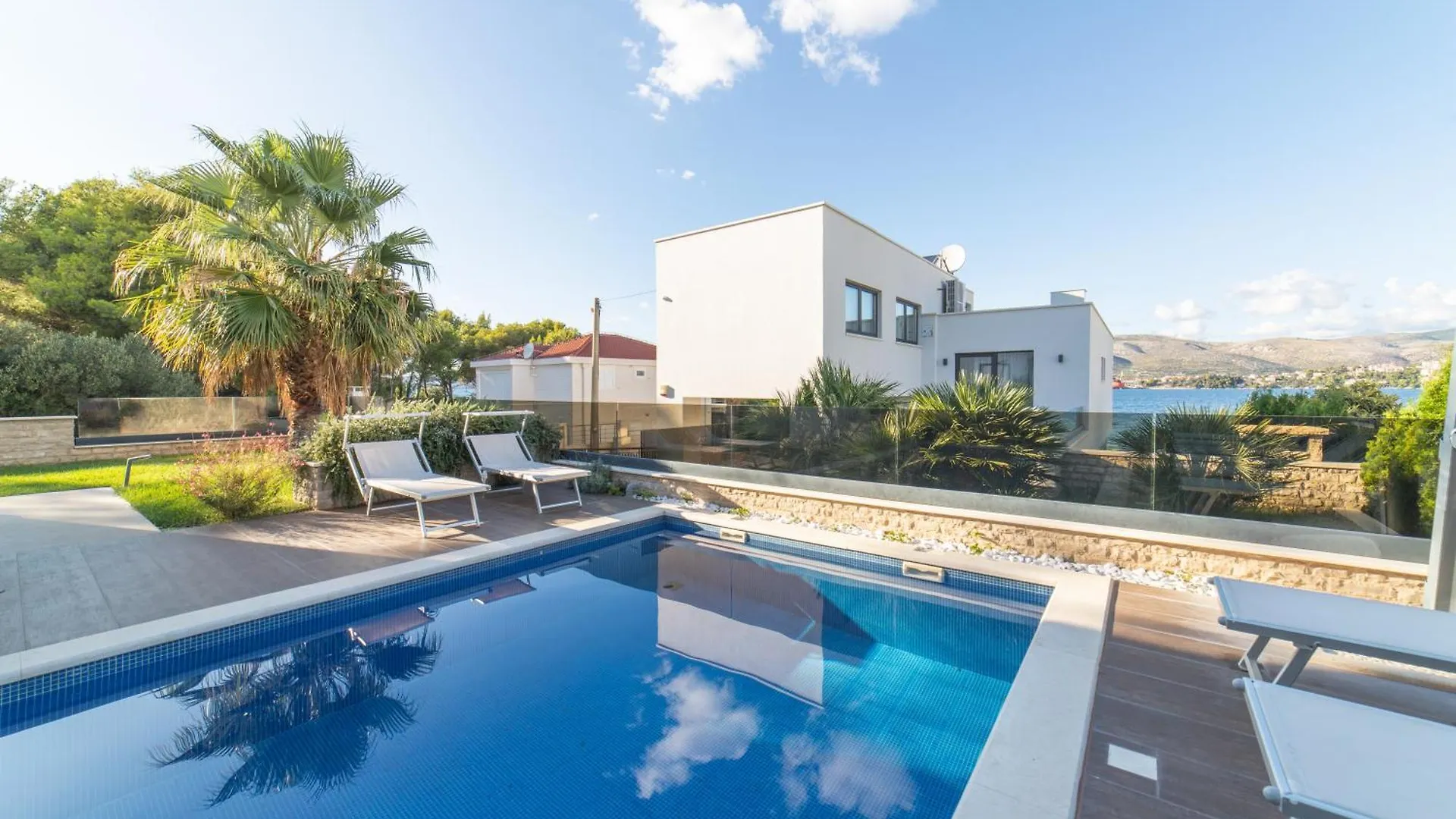 Villa With 2 Pools, And Sauna Sunce Trogir
