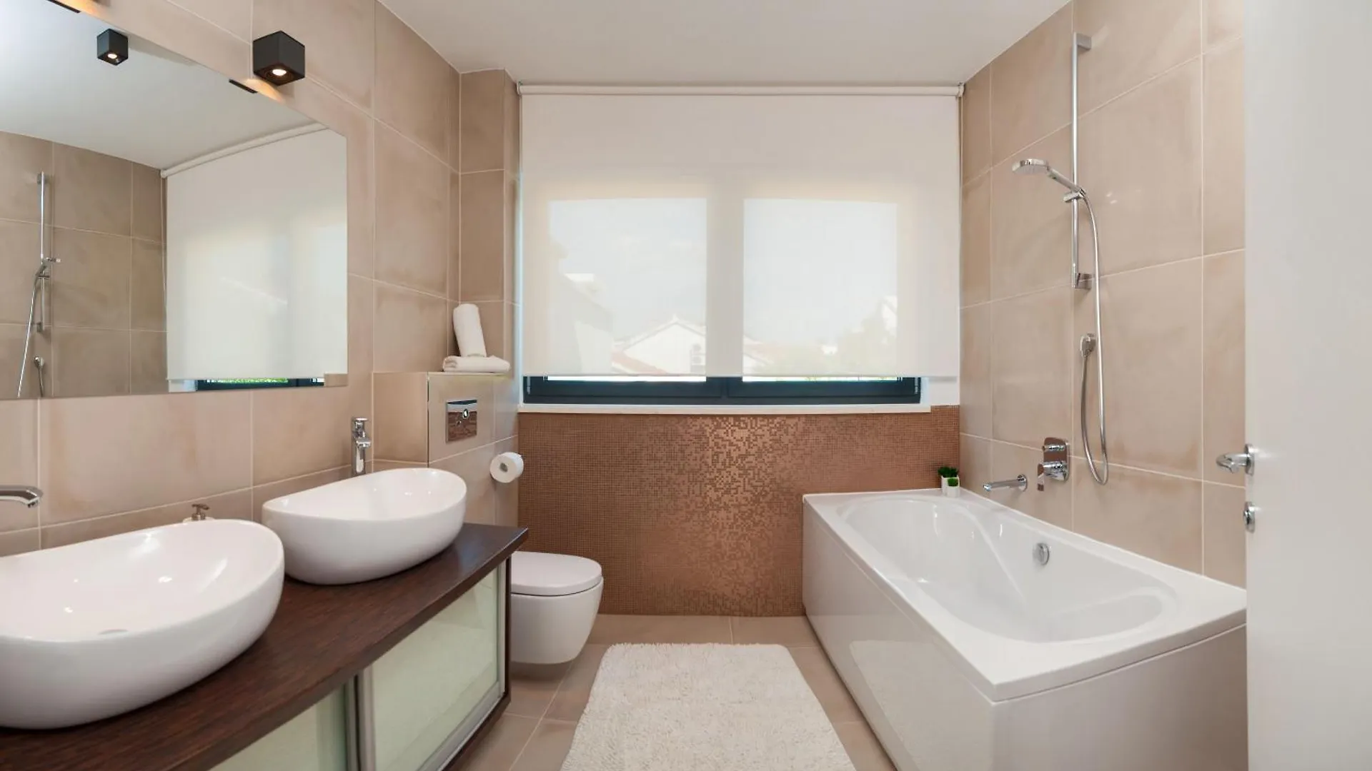 Villa With 2 Pools, And Sauna Sunce Trogir